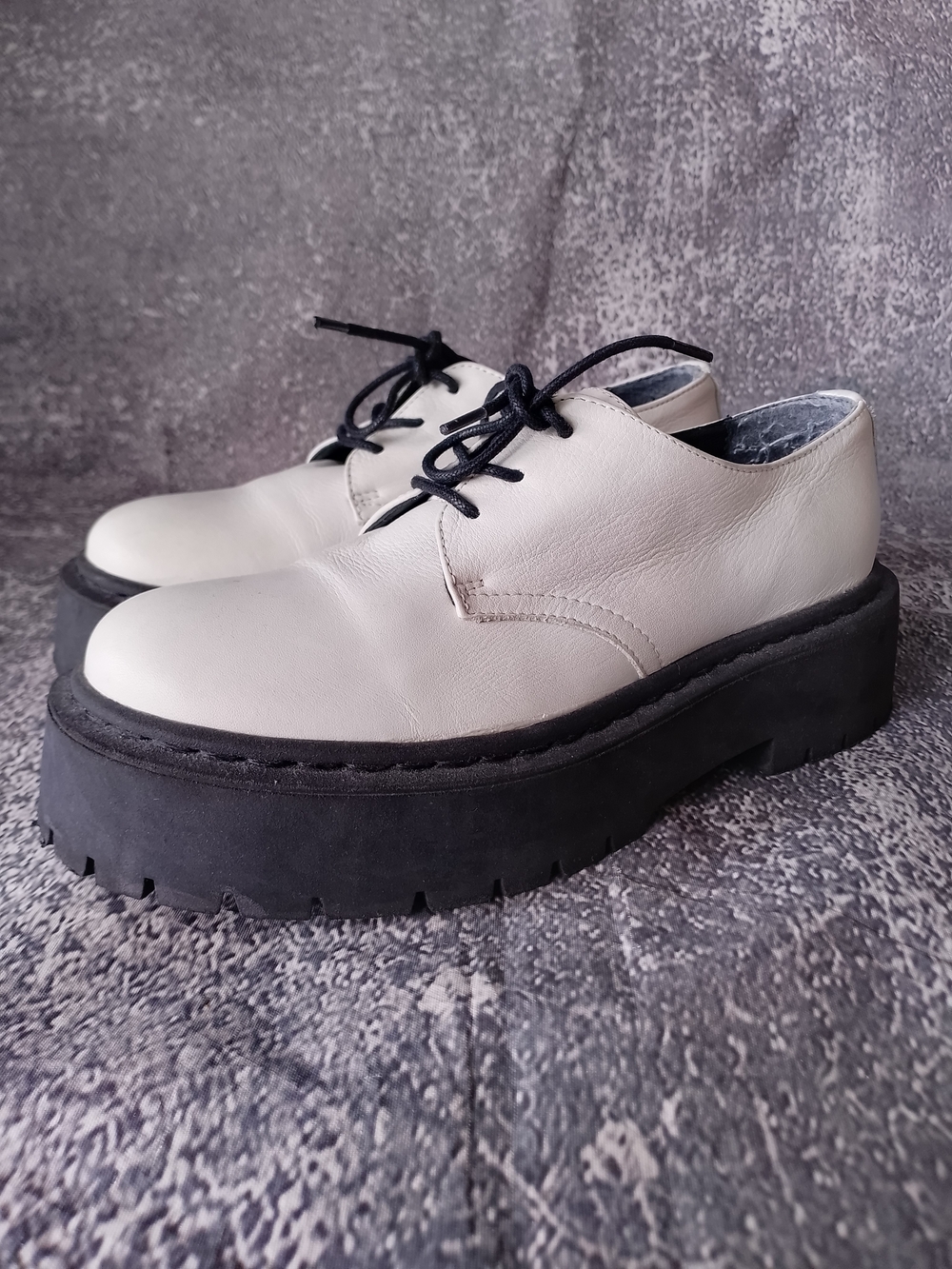 L'intervalle White Leather Platform Shoes Y2K Spice Girls Style 90s